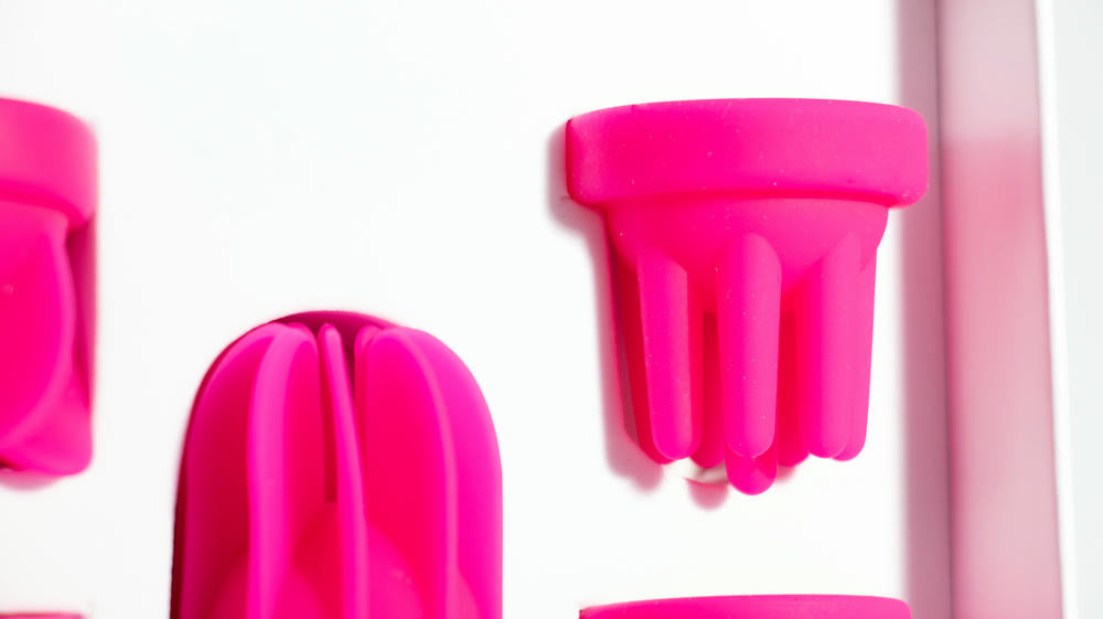 CARESS Revolucionario Estimulador Clitoria