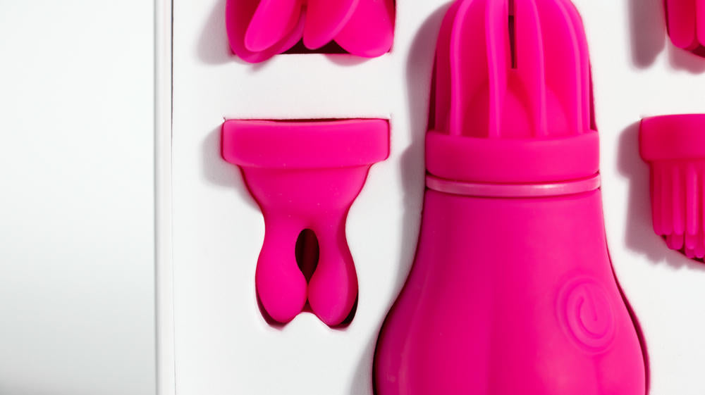 CARESS Revolucionario Estimulador Clitoria