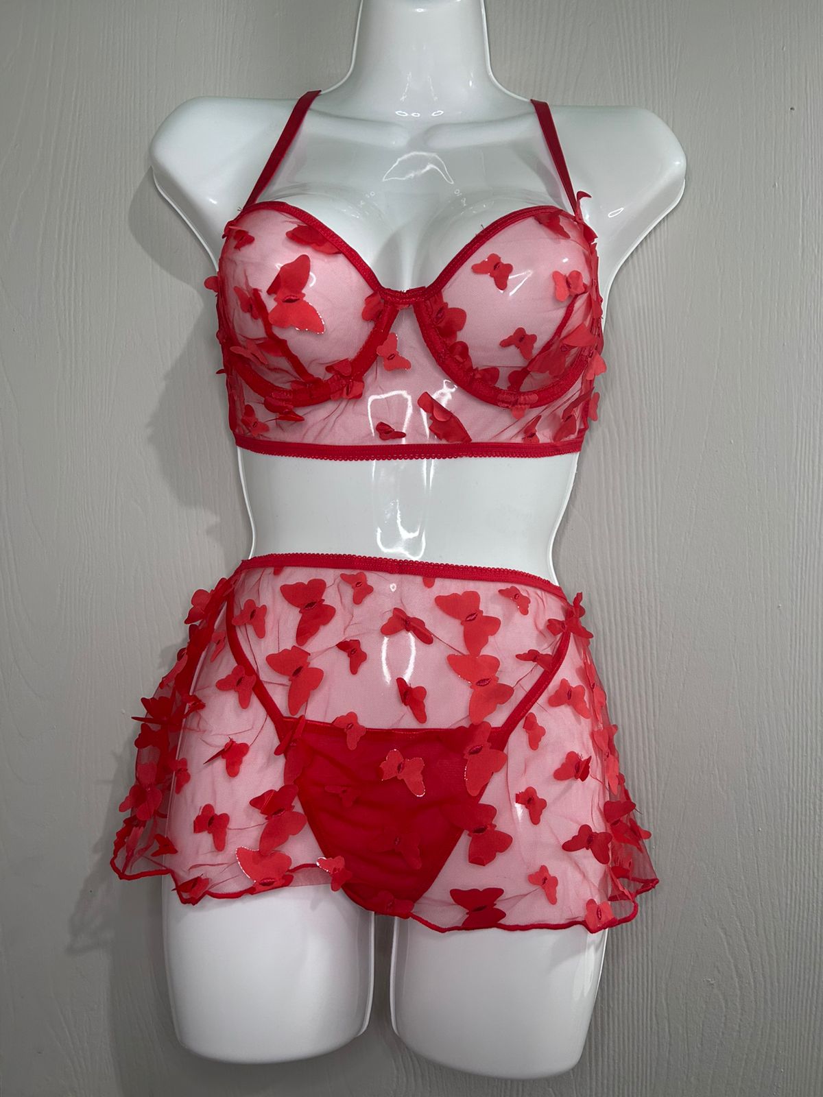 Conjunto Sensual Rojo con Falda de Tul y Detalles Bordados – Cosplay Adulto