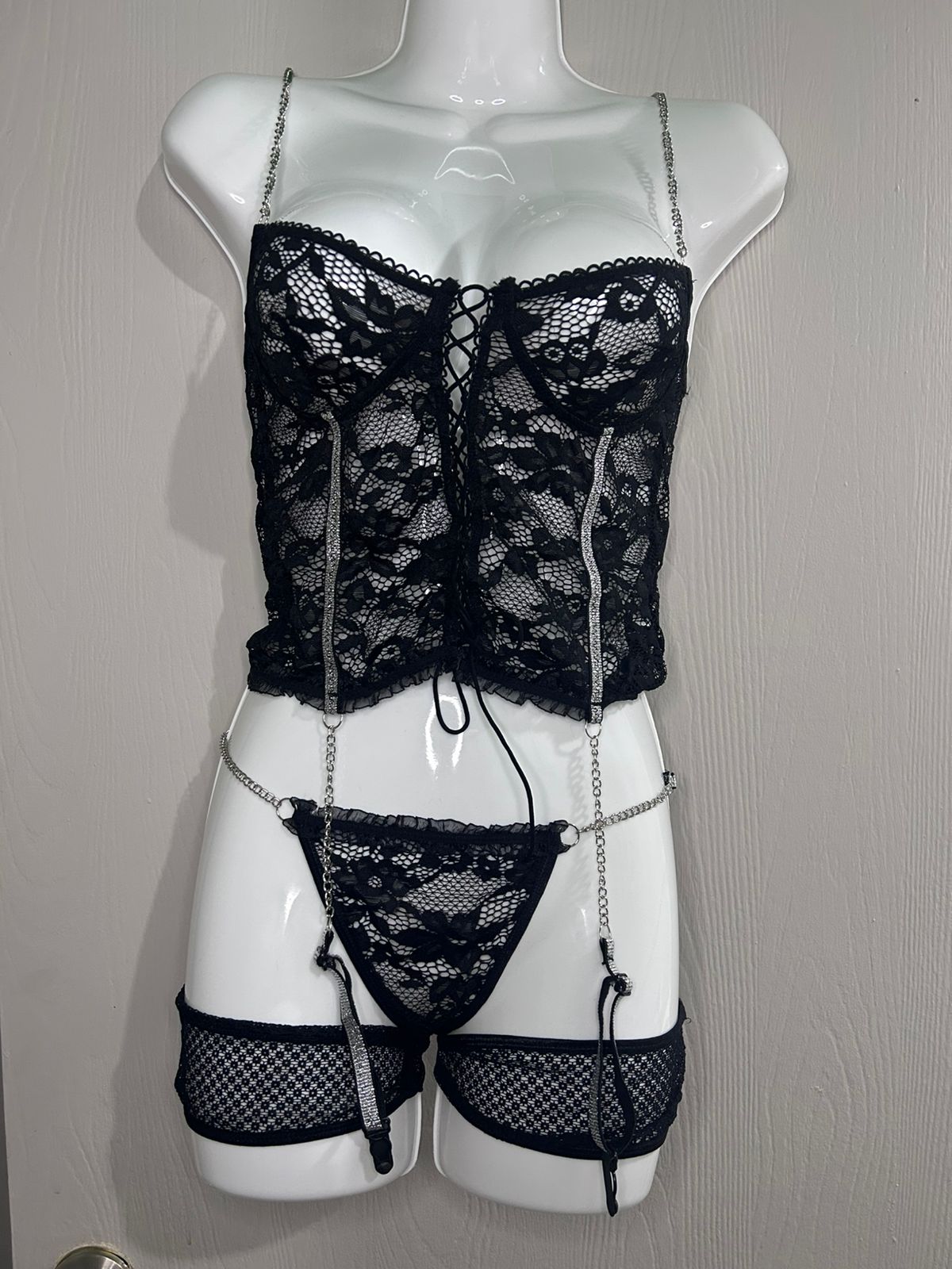 Conjunto Tipo Lencería Negra con Encaje y Accesorios – Disfraz Adulto